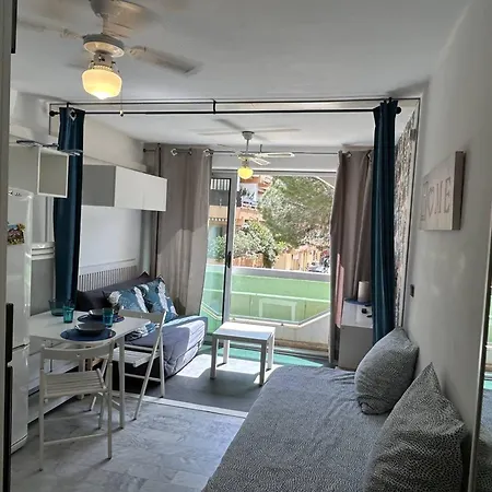 Climatise A 2 Pas De La Plage, Loggia, Parking Prive - - Fr-1-251-828